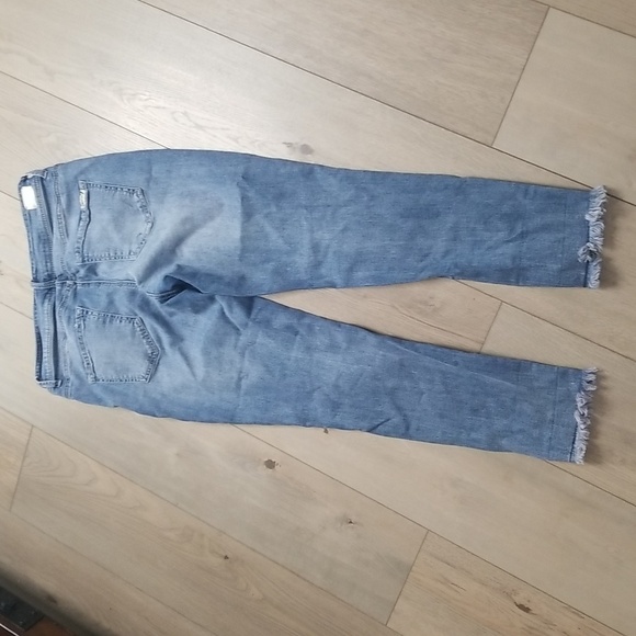 Seven7 Women's Ankle Skinny adorned with Pearl's and distressed knees - Picture 5 of 7